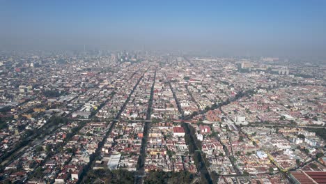 Disparo-De-Drones-Durante-La-Mañana-En-La-Ciudad-De-México-En-Un-Día-Muy-Contaminado