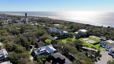 Isla-De-Sullivan-Y-Faro-Cerca-De-Charleston-Sc,-Carolina-Del-Sur