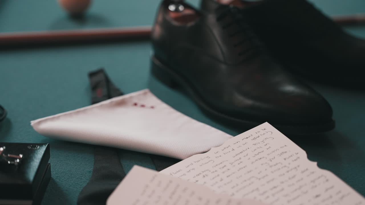 웨딩 장식 - 우아한 커프스 단추, 결혼 반지, 선글라스, 클래식 슈즈