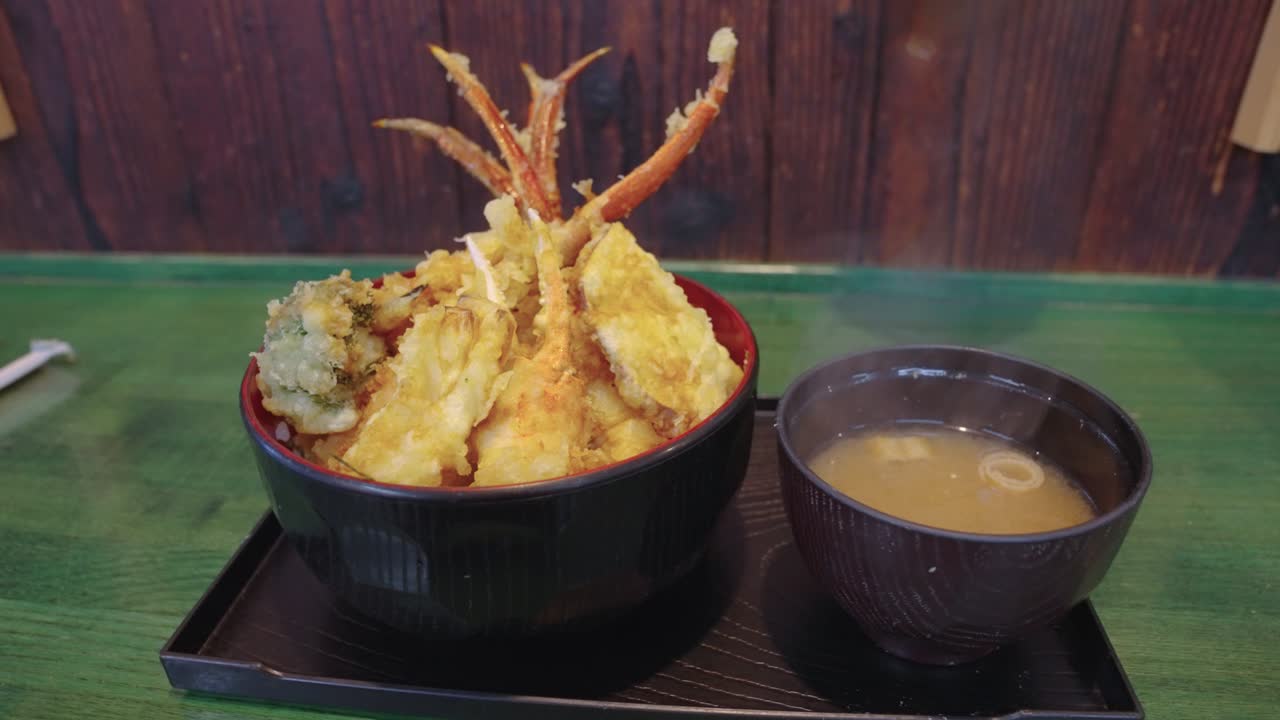 Tempura di Granchio e Zuppa di Miso, Pasto Giapponese Invernale