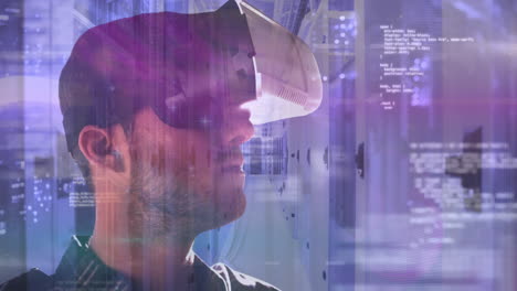 hombre con auriculares sobre una red de servidores informáticos y procesamiento de datos en segundo plano