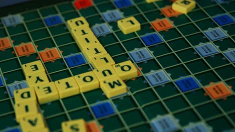 Close-up-of-senior-person-playing-puzzle-4k