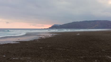 Bewölkter-Sonnenuntergang-Von-Seger-In-Der-Nähe-Von-Kuta-Lombok