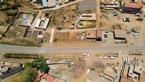 Vista-Aérea-De-Pájaro-De-La-Aldea-Rural-De-Loitokitok,-Barrio-Pobre-De-Nairobi,-Kenia