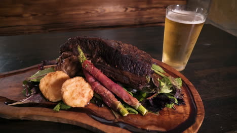 Costilla-Asada-A-La-Cerveza-Combinada-Con-Cerveza,-Slider-Hd