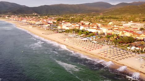 Sarti-Strand-Bei-Sonnenuntergang-Antenne-In-Griechenland