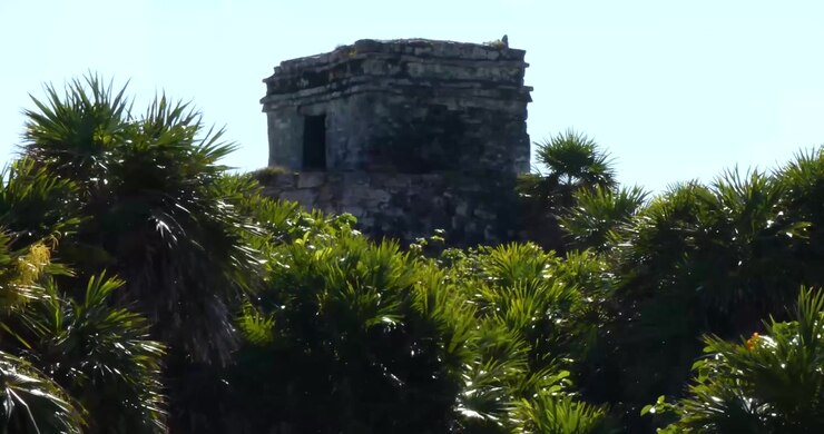 Tempio del Dio del Vento presso il sito archeologico di Tulum, Quintana Roo, Messico