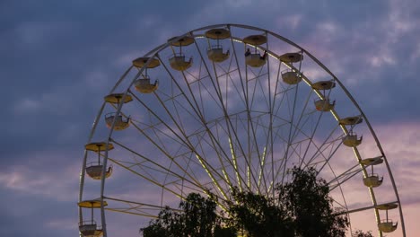 el cielo del atardecer ciudad de geneva famoso parque del lado del lago volante panorama 4k timelapse suiza