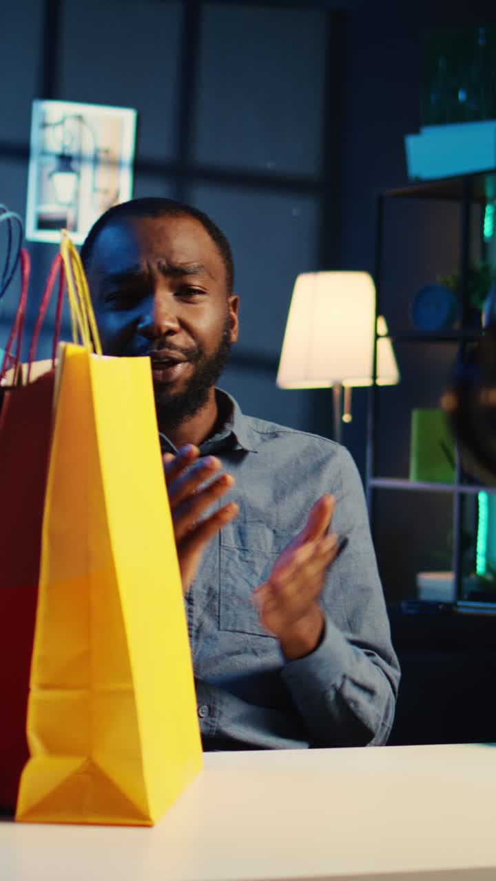 Vertical video Online star films shopping haul video