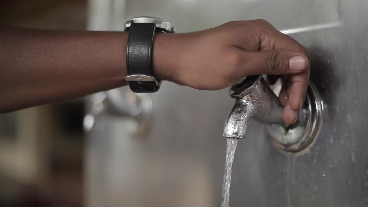 make hand pressing tap for water