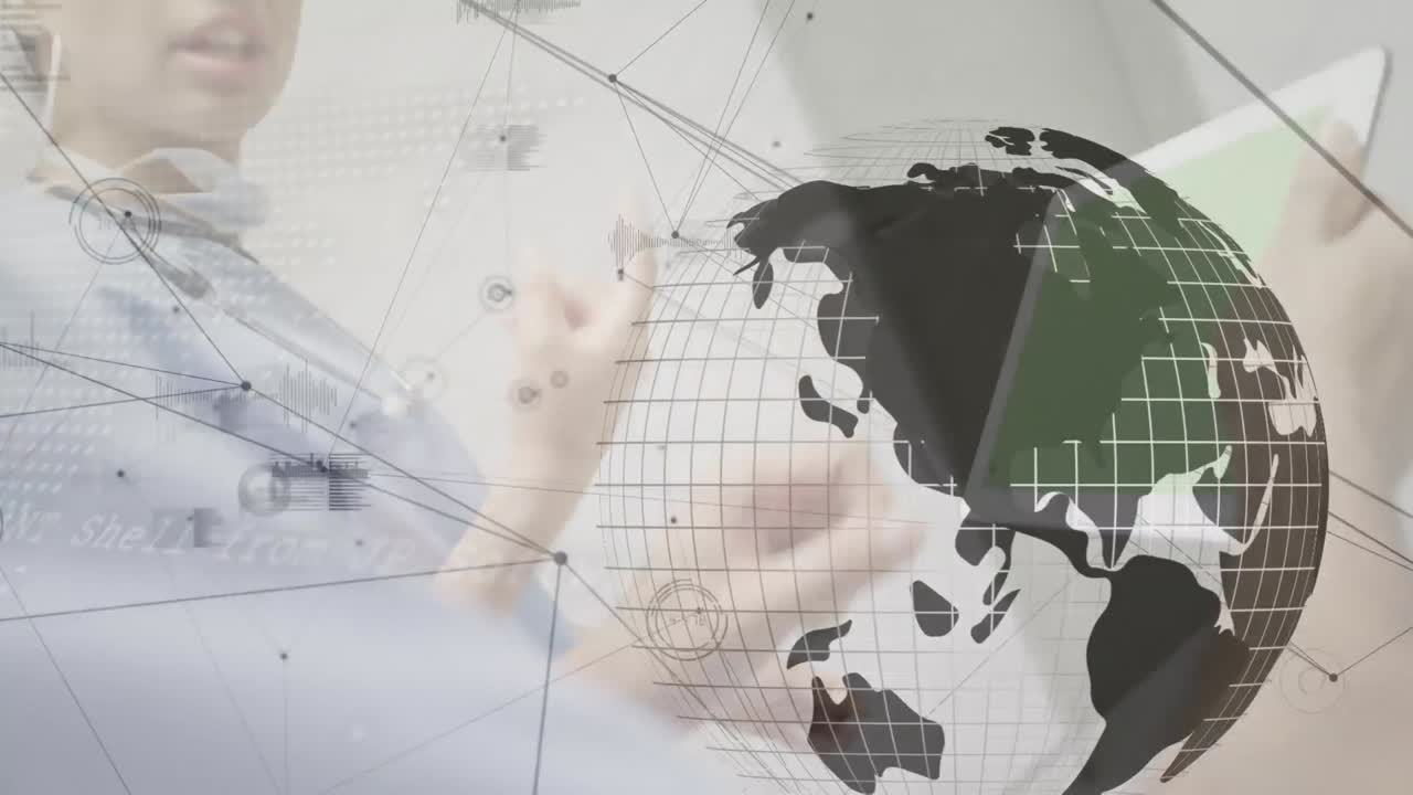 red de conexiones y globo sobre cirujano masculino y femenino usando tableta digital en el hospital