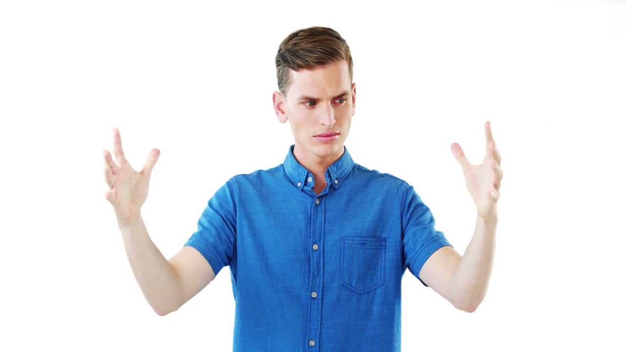 디지털 스크린을 사용하는 사람