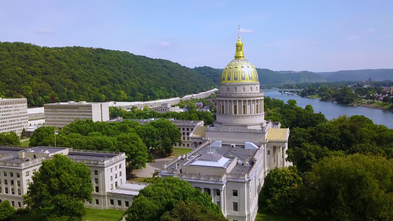 찰스턴 웨스트 버지니아 1에 있는 수도 건물의 아름다운 공중