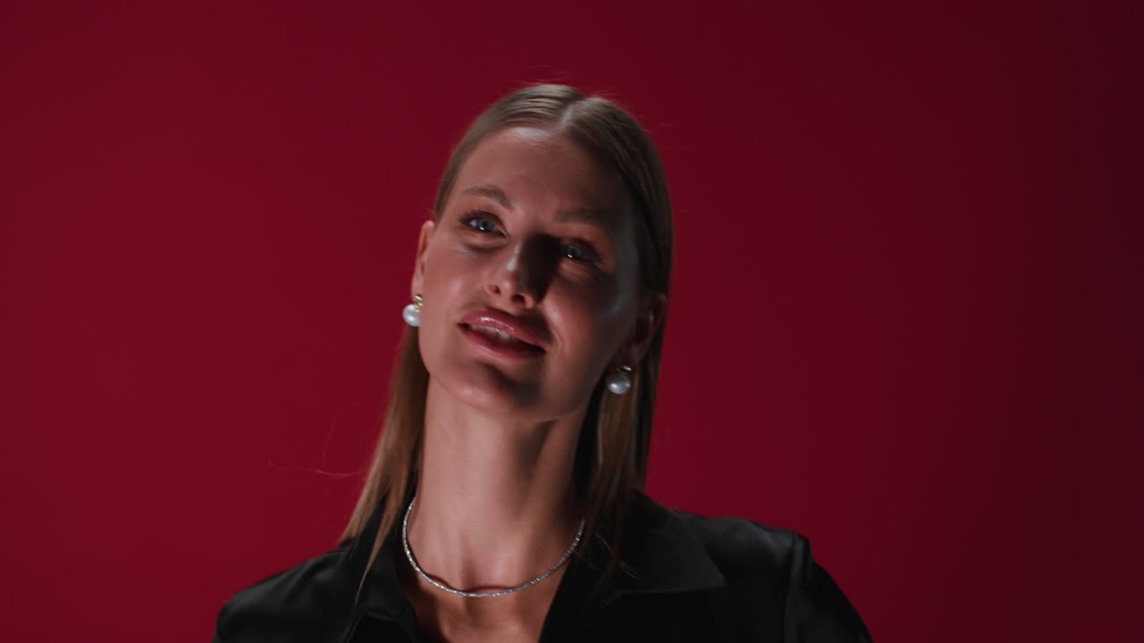 세련된 여성 초상화