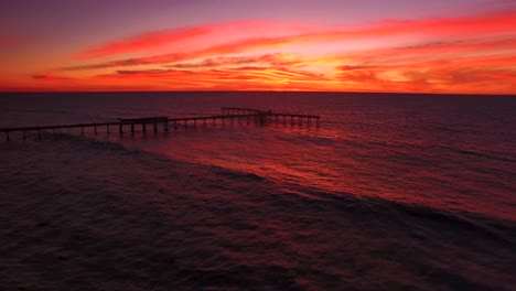 muelle de ocean beach durante la puesta de sol en san diego, california