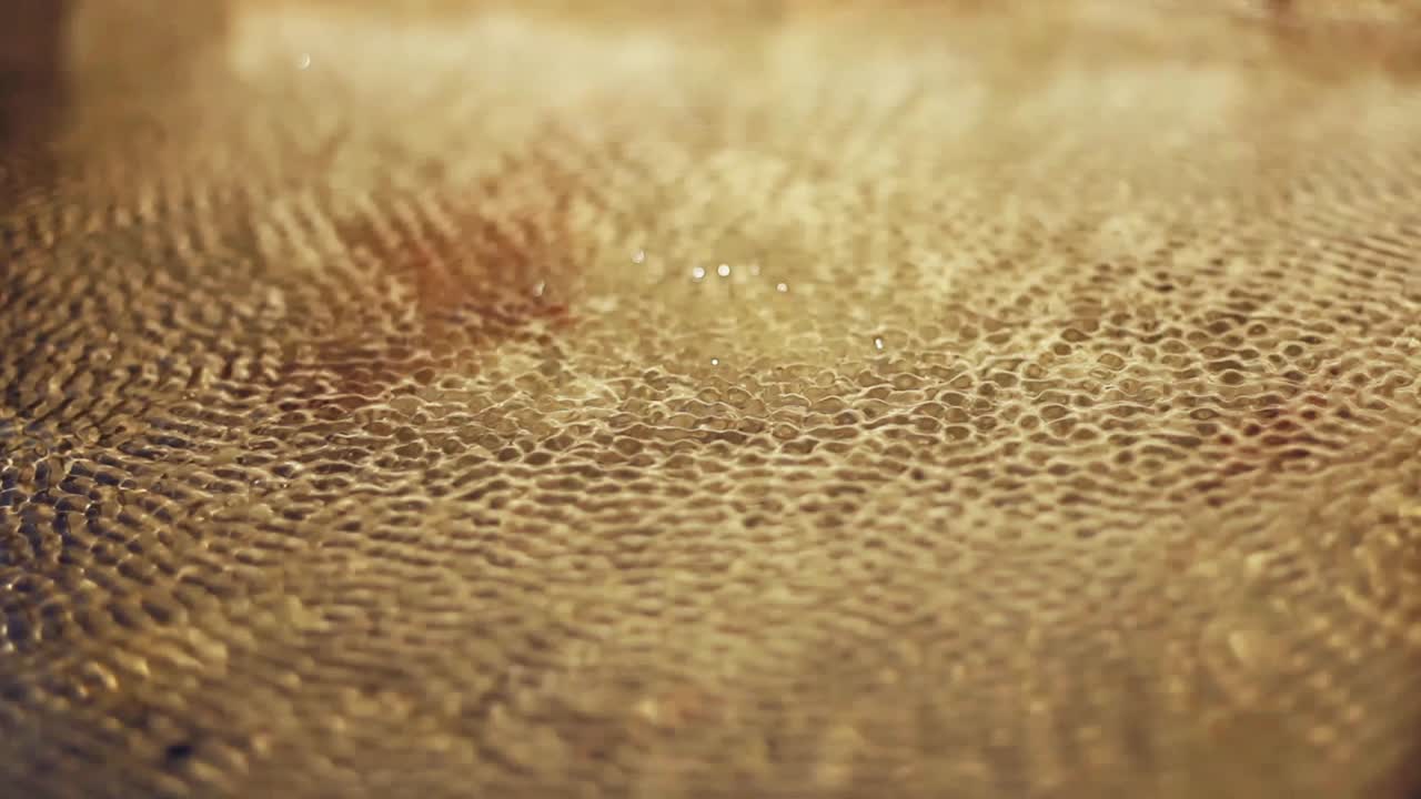 ondas cimáticas en la superficie del agua-2