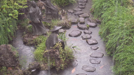 Garden-pond-in-the-rainstorm