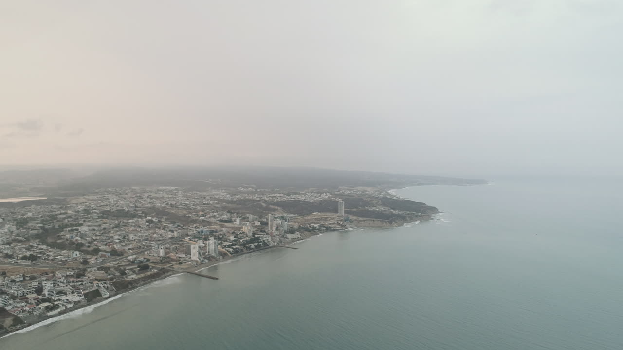 Manta, ripresa aerea ad alta quota.