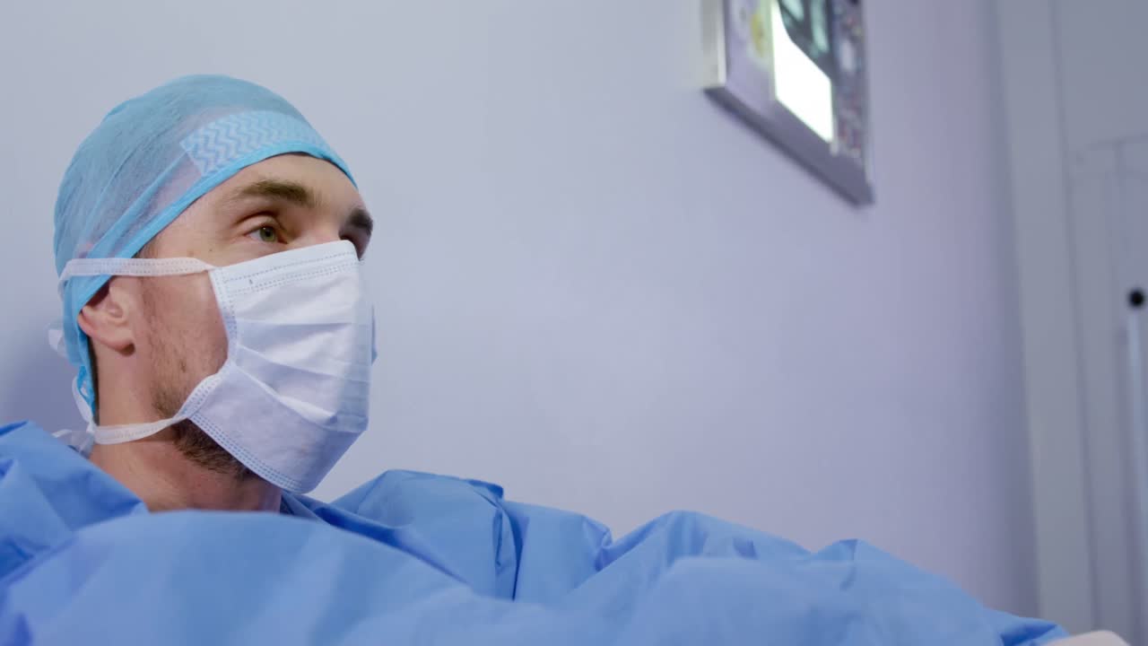 profesional médico que trabaja en un hospital