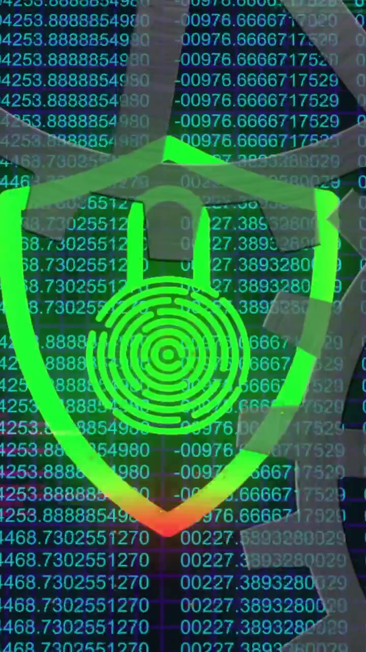 Animación de candado de seguridad digital sobre fondo de datos cifrados y código binario