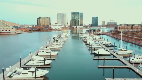 Aerial-view-of-boats-docked-in-harbor