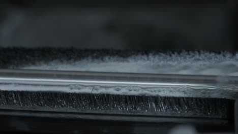 corte de tuberías de acero inoxidable, la sierra de banda para corte industrial de la tubería de metal inoxidable y el uso de la calefacción del refrigerante. la herramienta industrial.