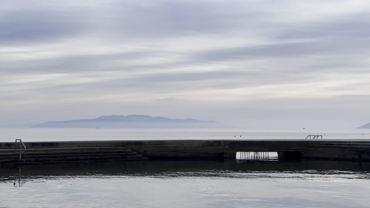 로브란, 오파티야, 크로아티아에서 멀리 떨어진 보드 워크 섬