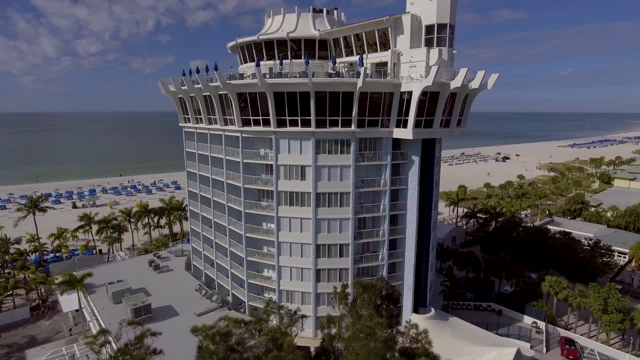 Video 4K con drone del bellissimo Bellwether Resort sul Golfo del Messico a St. Petersburg