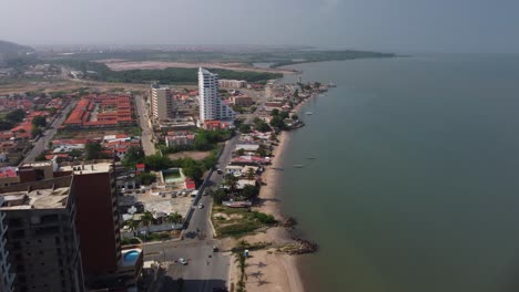 Vista-Aerea-De-La-Ciudad-De-Lecheria-Y-Parte-De-Sus-Playas,-Ubicada-En-El-Norte-Del-Estado-Anzoategui,-Venezuela