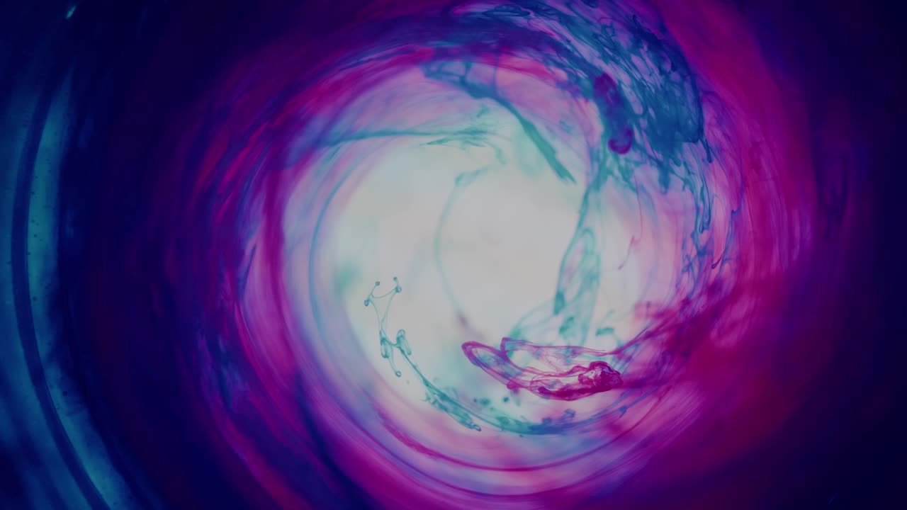 imágenes de tinta de color en el agua