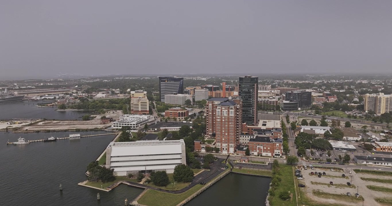 Sorvolo aereo v54 di Norfolk, Virginia, sopra Atlantic City e il fiume Elizabeth, verso l'ospedale e Ghent - Ripreso con Mavic 3 Pro Cine - 30 settembre 2023.
