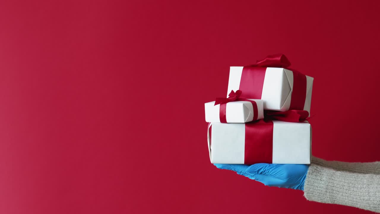 entrega de regalos pandémicos covid-19 año nuevo 2021