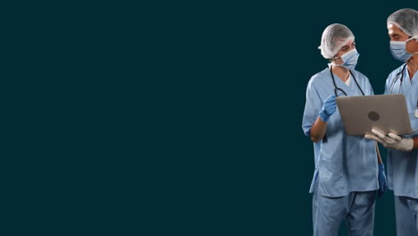 animación de diversos médicos discutiendo los informes de los pacientes en la computadora portátil contra un fondo negro