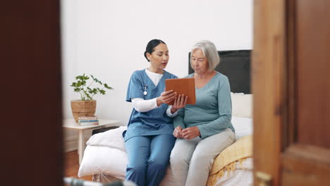 Tablet,-nurse-and-senior-woman-on-video-call