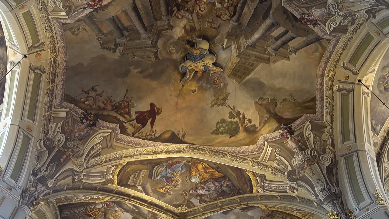 Beschieting van de Katholieke Kathedraal. Lviv, Oekraïne