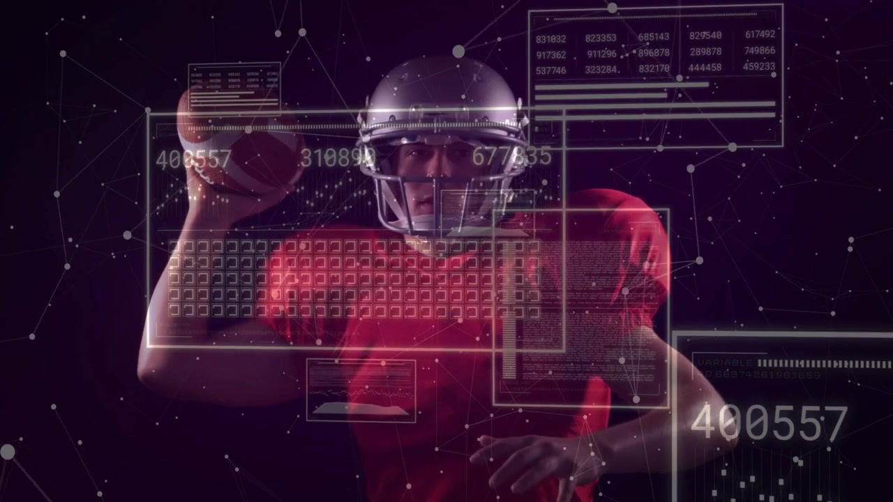 Quarterback che inizia il movimento di lancio su un aggiornamento HUD, lanciando la palla mentre i pannelli HUD aggiornano le letture per l'analisi.