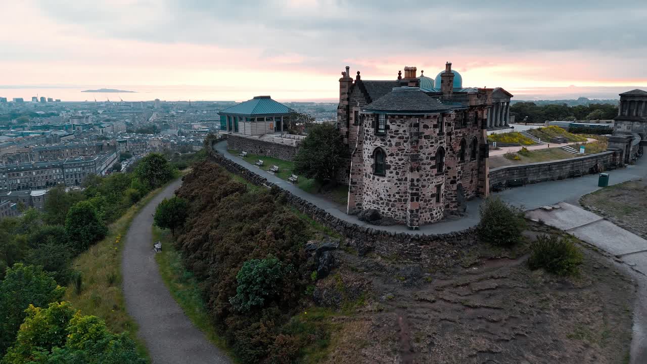 Edinburgh Cityscape with Historic Landmarks