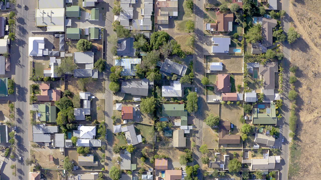 vista aérea de un suburbio residencial