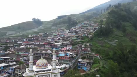 Aerial-view-from-the-viewpoint-of-the-mosque,-Nepal-van-Java-which-is-a-tourist-village-on-the-slopes-of-Mount-Sumbing,-Magelang,-Central-Java