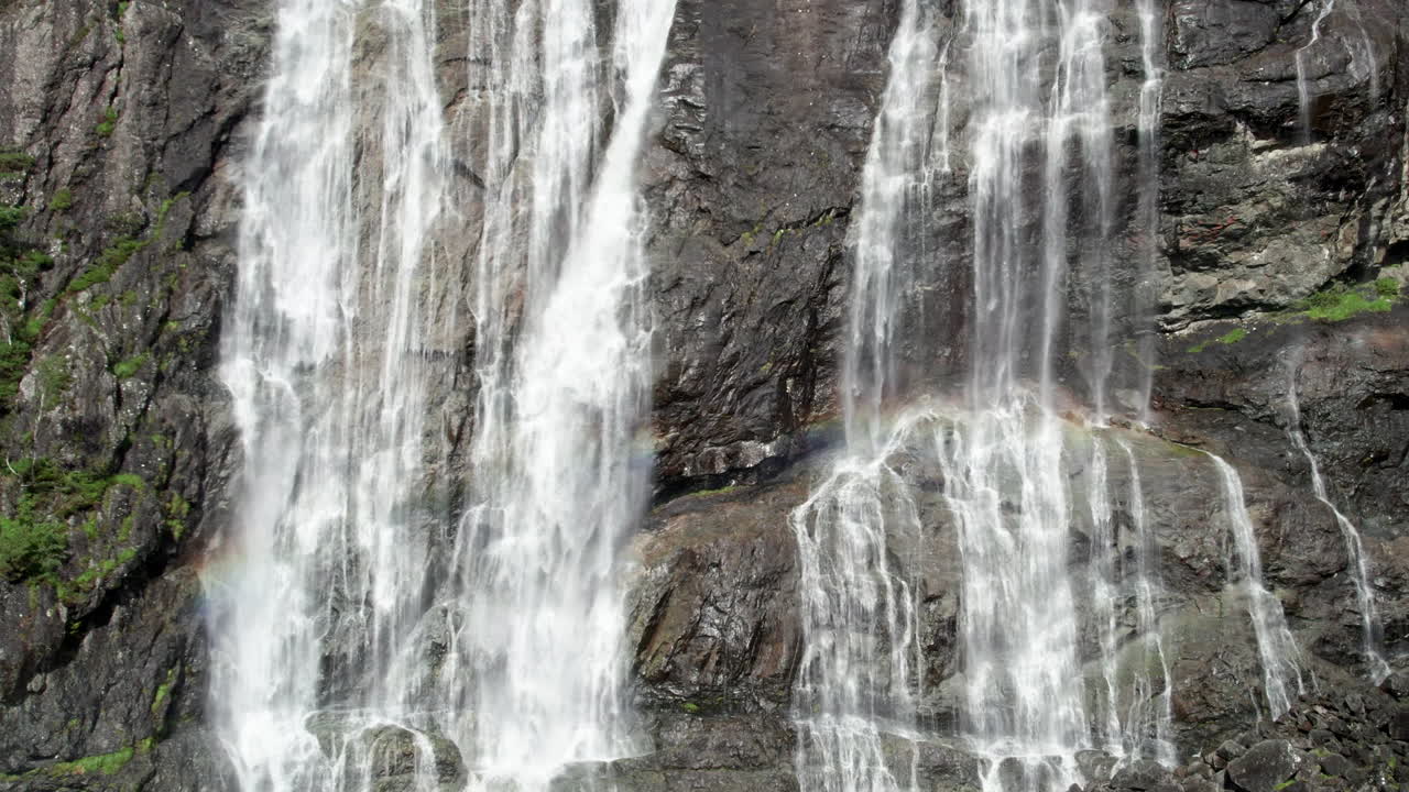 cataratas de laukelandsfossen en noruega