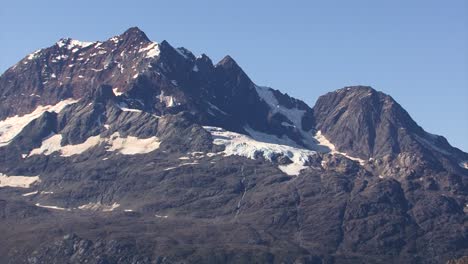 mountain in alaska in the summertime