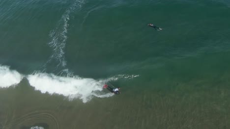 ars fuerte y enorme en olas increíbles y perfectas, 2021 sintra portugal pro