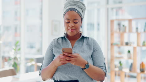 Creative-black-woman,-phone