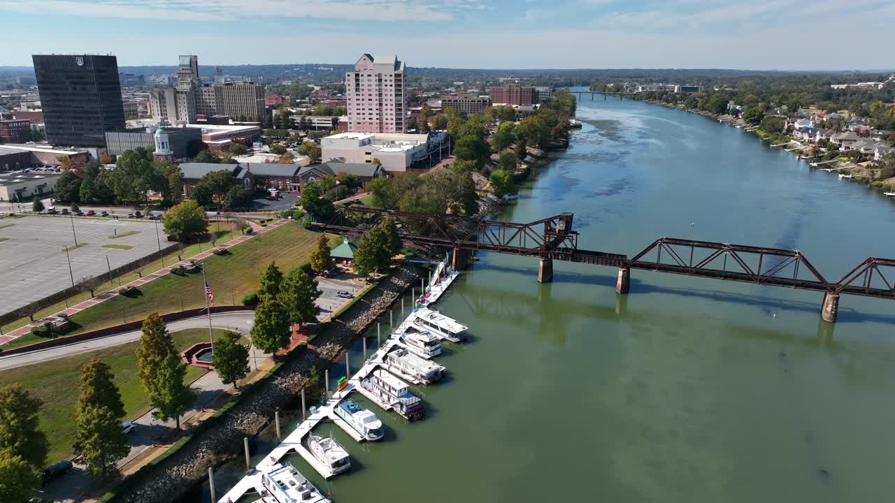 barcos en el río sabana en augusta georgia
