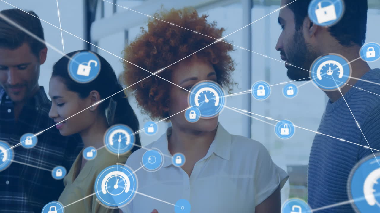 animación de la red de conexiones con iconos sobre diversos colegas discutiendo el trabajo en la oficina