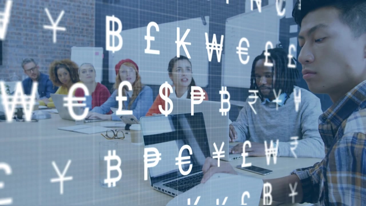 Animazione di elaborazione dati su professionisti in ufficio