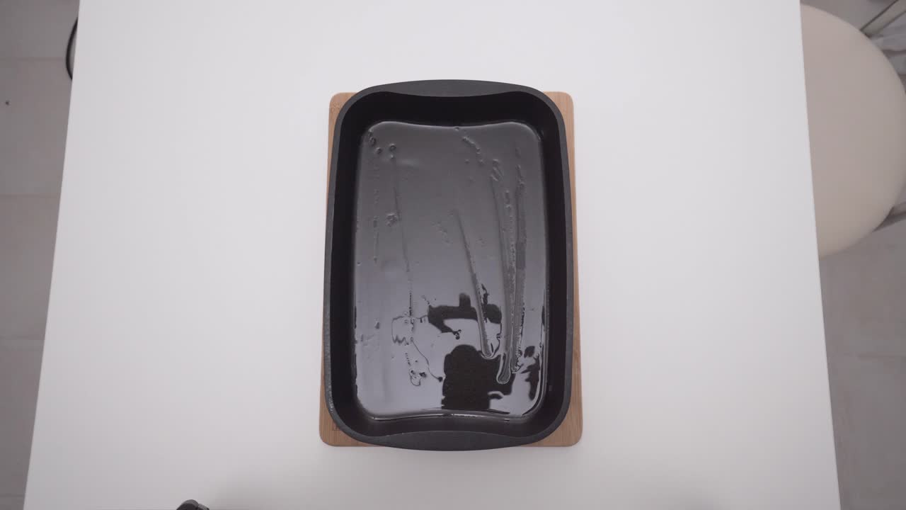 비어있는 기름진 베이킹 접시