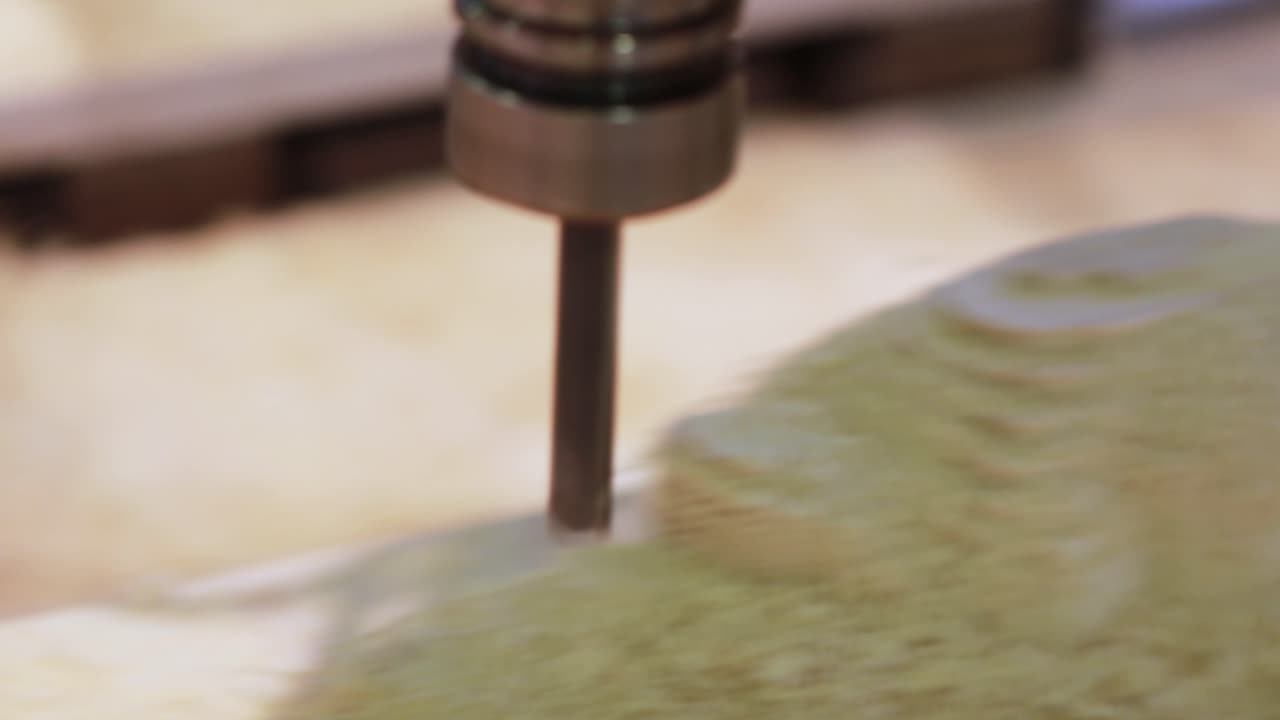 máquina de procesamiento de madera cnc, tecnología moderna en la industria.
