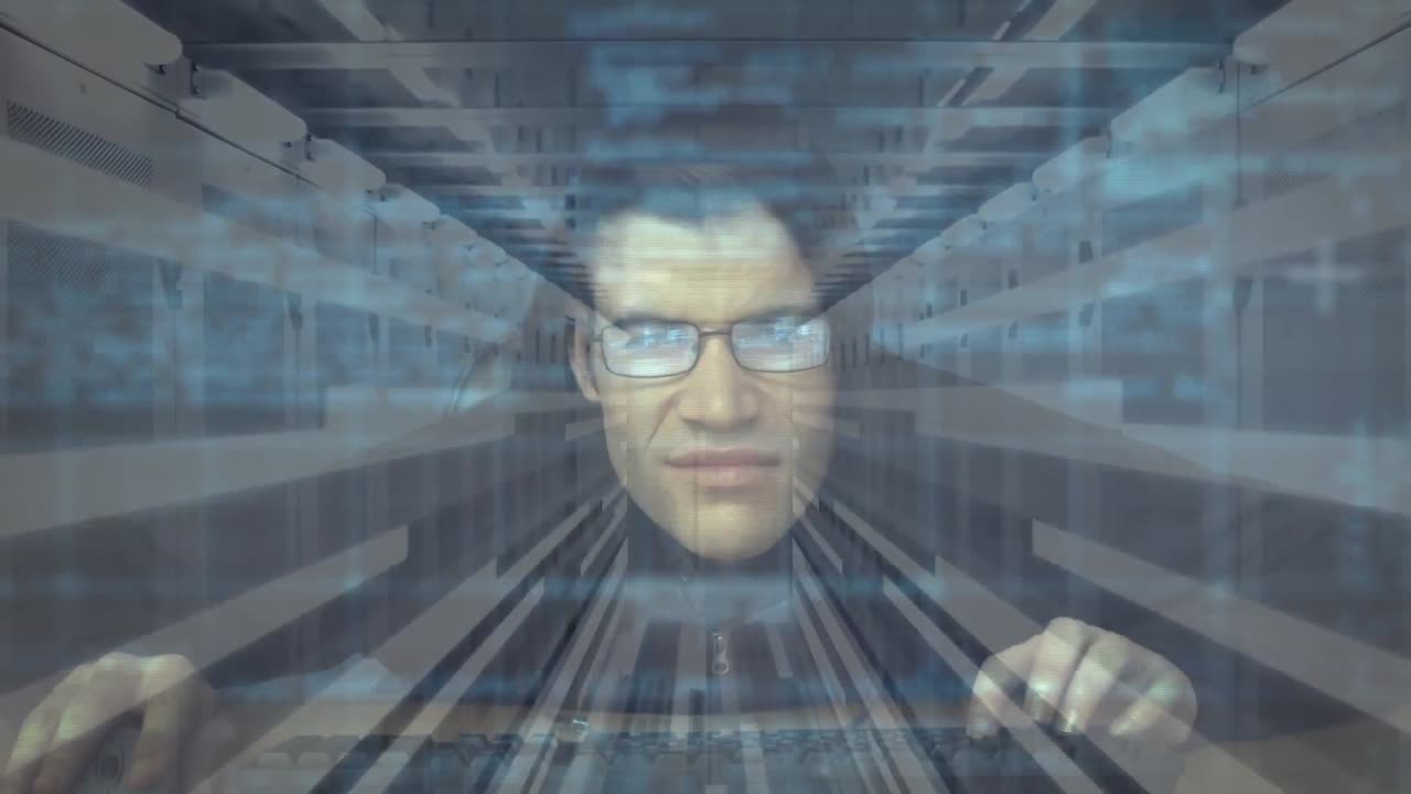 animación de un hombre encapuchado pirateando una computadora