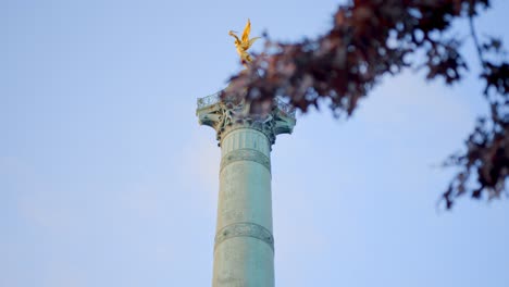 Revealed-Golden-Angel-Over-The-Column,-Place-de-la-Bastille-In-Paris,-France